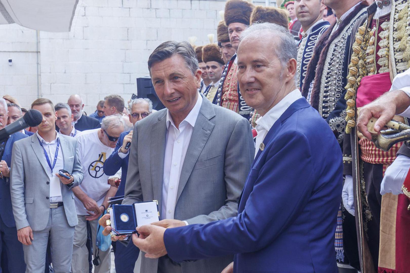07.08.2022., Sinj - Predsjednik RH Zoran Milanovic, premijer Andrej Plenkovic s ministrima, predsjednik Republike Slovenije Borut Pahor sudjelovali su na Vojvodinom prijemu u Alkarskim dvorima.Borut PahorPhoto:   Photo: Miroslav Lelas/PIXSELL