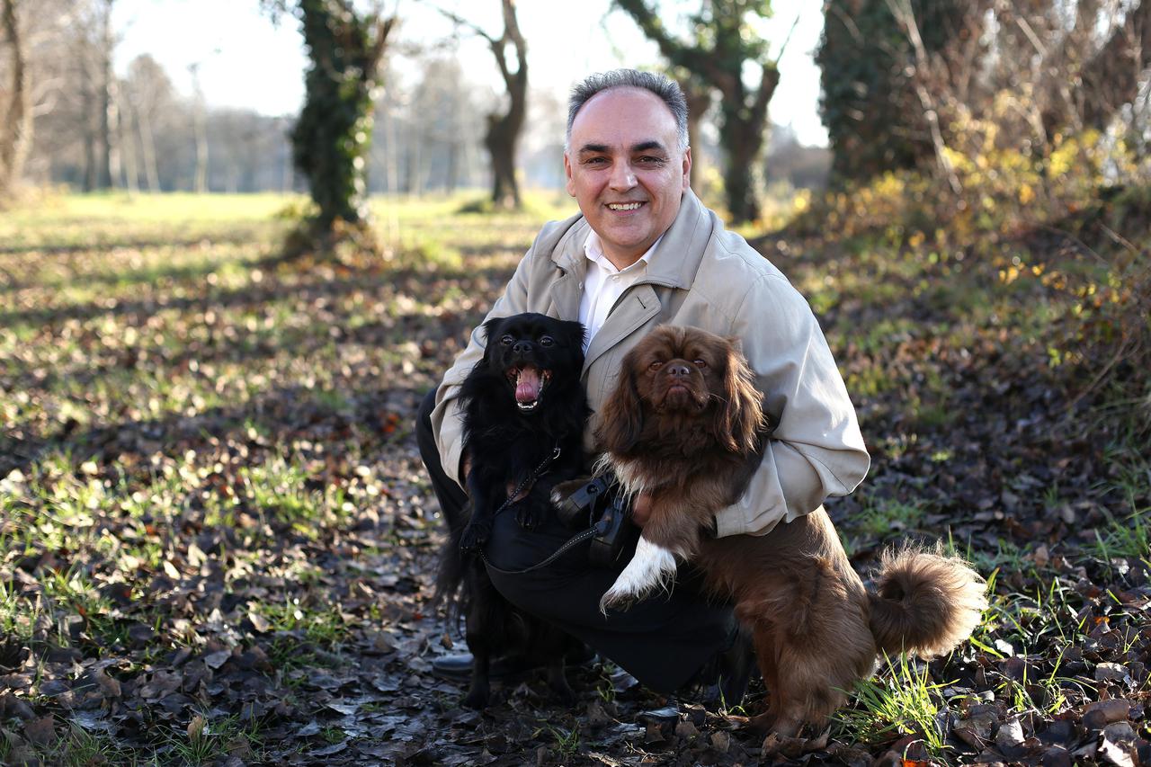 SPECIJAL EKRAN  22.12.2015., Zagreb - Antun Ponos, voditelj emisije Kucni ljubimci. Photo: 