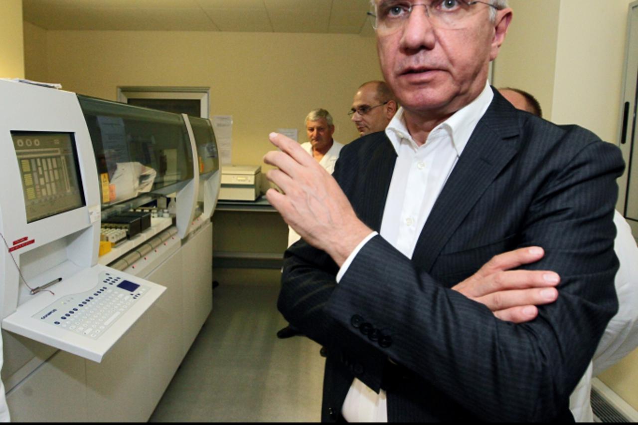 '12.07.2012., Koprivnica - Ministar zdravlja Rajko Ostojic boravio je u Koprivnici, gdje se sastao sa predsjednikom uprave Podravke Zvonimirom Mrsicem, gradonacelnicom Vesnom Zeljeznjak i ravnateljem 