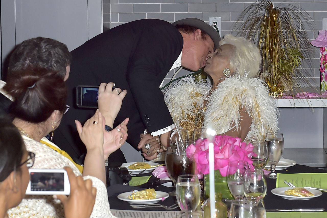 Los Angeles: Glumica Nichelle Nichols proslavila 85. rođendan u hotelu Plaza