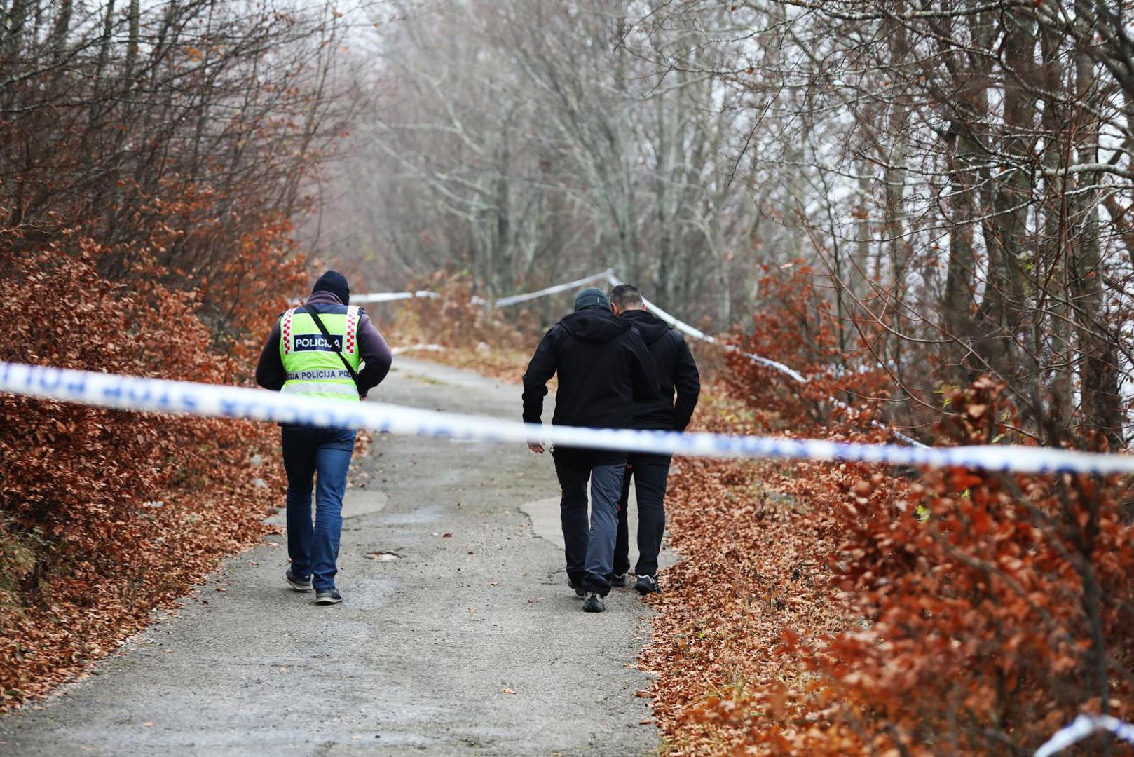Mještani su za 24sata opisali kako su sinoć uvjet bili jako loši. - Ma strašno je bilo. Nisi vidio prst pred okom. Strašno je bilo, ni sada nije nešto bolje. Čuli smo da je jedan čovjek poginuo strašno - ispričao je jedan od mještanina.


