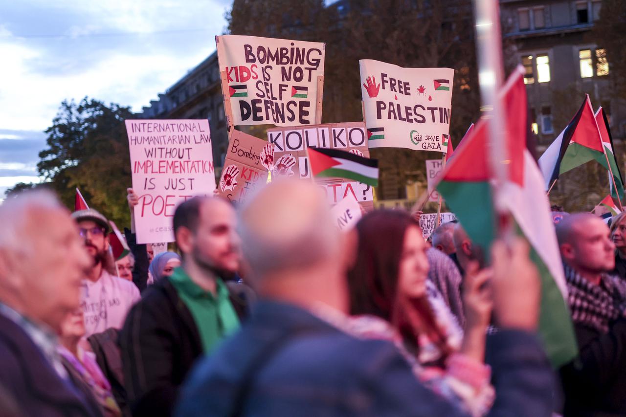 Zagreb: Prosvjed "Solidarno s Palestinom" na Trgu žrtava fašizma