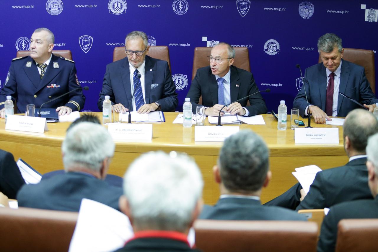 Davor Božinović i Damir Krstičević