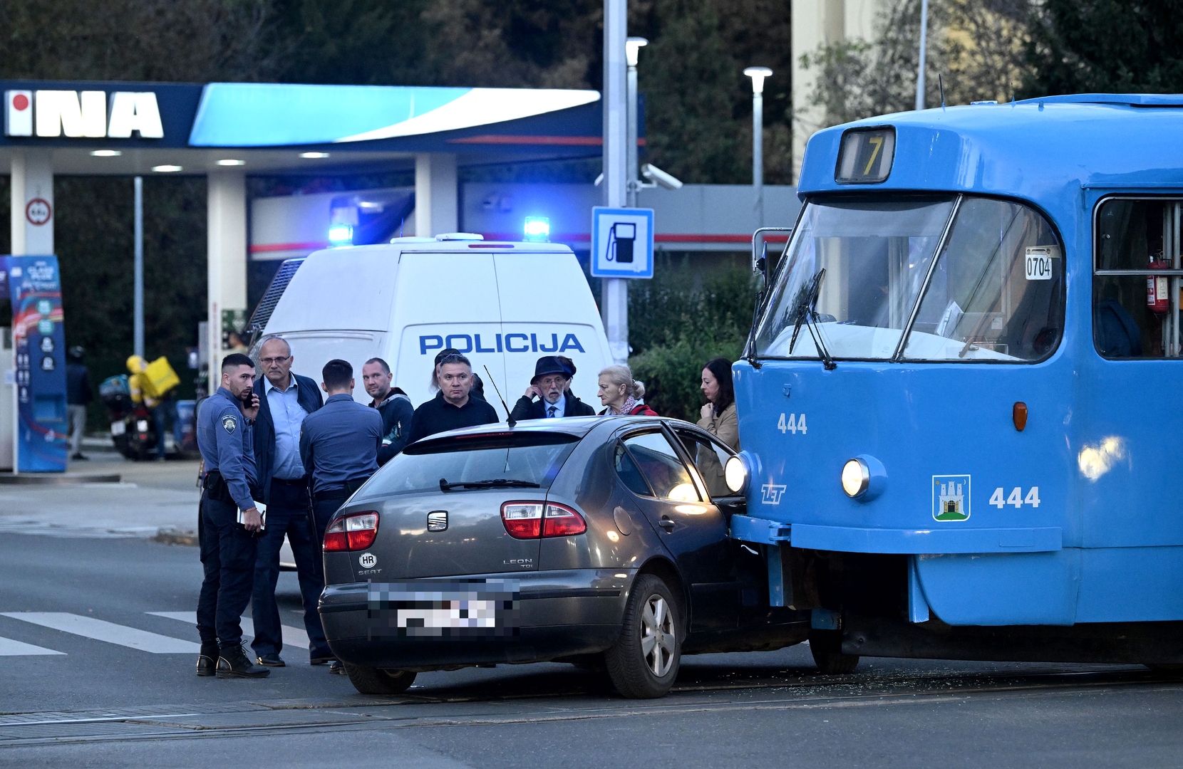 Iz Policijske uprave zagrebačke za Večernji list su potvrdili kako je zaprimljena dojava o nesreći. 
