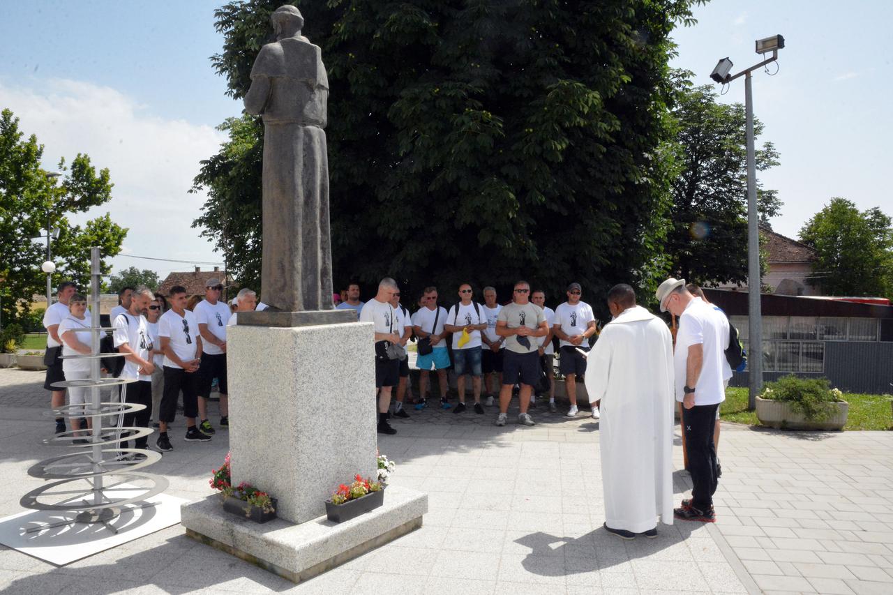 Hodočašće od Podvinja do župe Gornja Močila u sklopu Dana sv. Ante Padovanskog