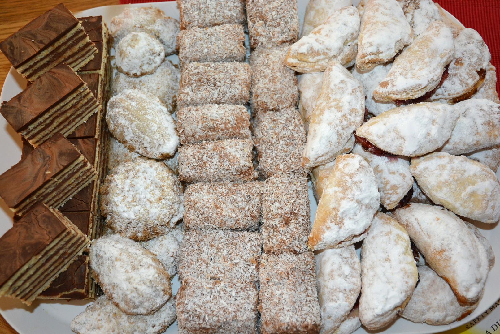 Nema ograničenja za kruh, kolače, kekse, vafle i oblatne, dvopek, tostirani kruh i slične prepečene proizvode s manje od 20 posto prerađenih mliječnih proizvoda i proizvoda od jaja koji su trajni na sobnoj temperaturi ili su tijekom proizvodnje bili podvrgnuti potpunom kuhanju ili postupku toplinske obrade jednoliko u cijelom proizvodu tako da je sav sirov proizvod denaturiran