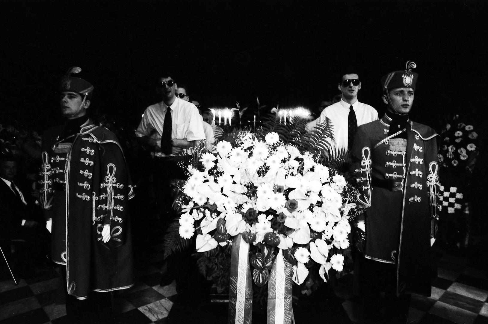 1992. godine Dražen je hrvatsku reprezentaciju odveo do najsjajnijeg uspjeha, srebra na Olimpijskim igrama u Barceloni. A onda je izgubio život u 29. godini, u naponu karijere