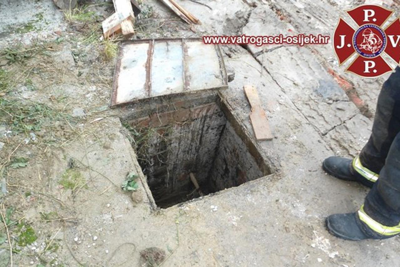 bunar,vatrogasci (1)