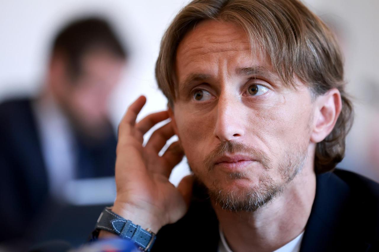 Osijek: Luka Modrić svjedočio je na suđenju braći Mamić i ostalima