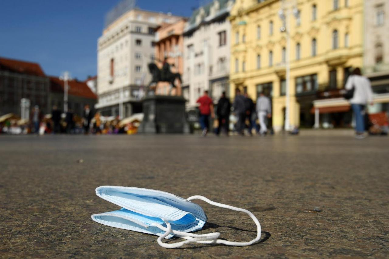 Zagreb: Građani sve više nose maske na otvorenom zbog sve većeg broja zaraženih