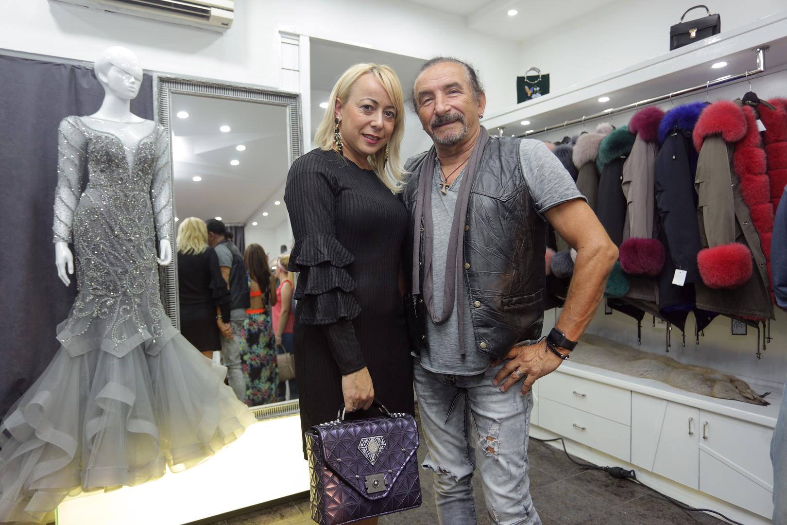 Željko Bebek sa suprugom Ružicom jučer je bio na otvorenju novog modnog mjesta u Zagrebu - butika Fabijana. 