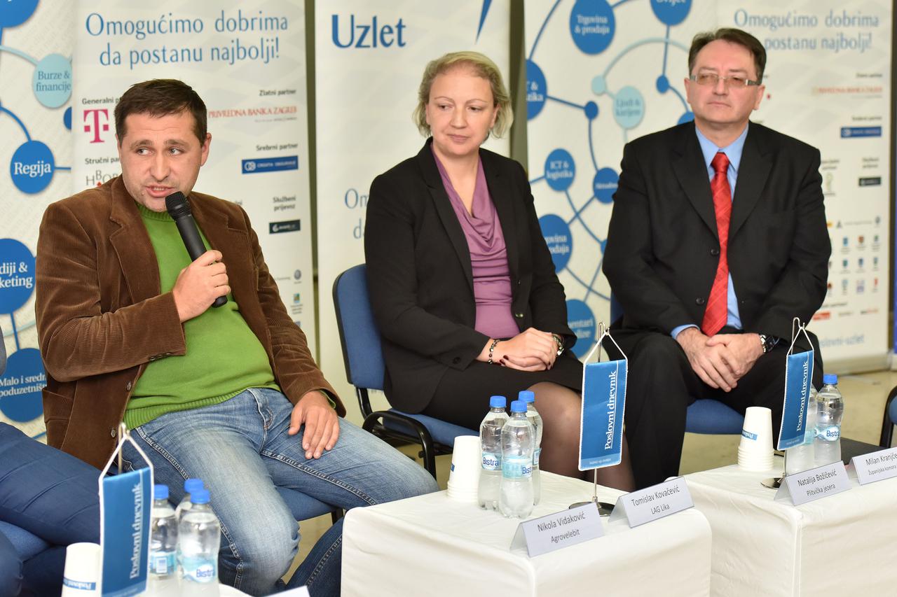 01.10.2015., Gospic - U Kulturno informativnom centru zapoceo je program besplatnih edukacija za poduzetnike i obrtnike pod nazivom Poslovni uzlet grada Gospica. Panel diskusija.  Photo: Dino Stanin/PIXSELL