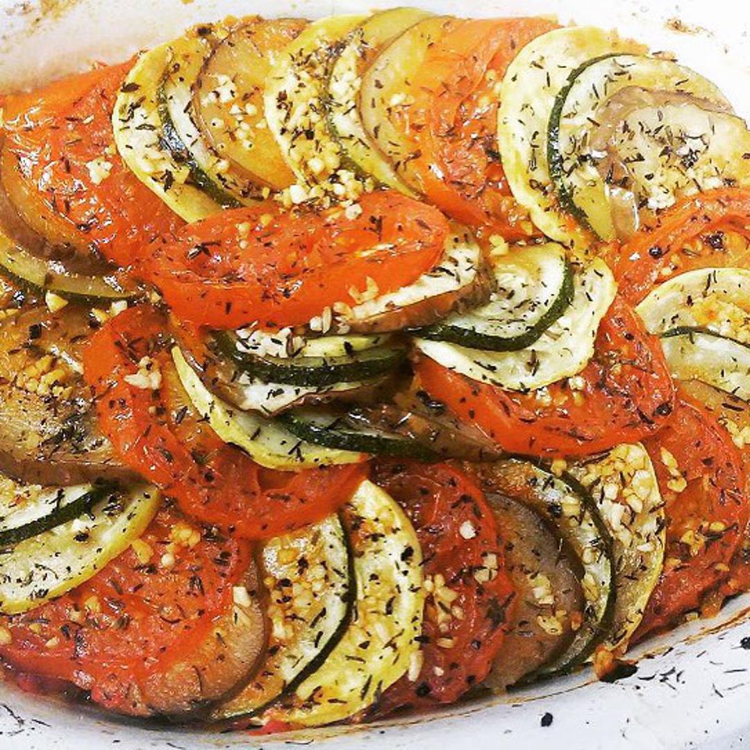 Gledali su crtić 'Ratatoulli' i tražili mamu da im pripremi isto jelo, a nakon što je provela sate i sate na internetu tražeći dobar recept i isto toliko u kuhinji, odlučili su da neće jesti jer jelo nije pripremio štakor, kao u crtiću.
