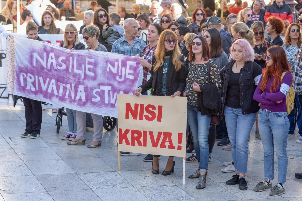 Stotinjak građana okupilo se na prosvjedu "Pravda za djevojcice"