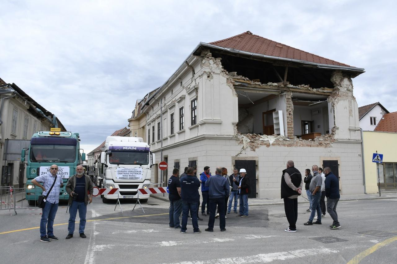 Sisački obrtnici prosvjeduju zbog dodjeljivanja poslova tvrtkama izvan područja