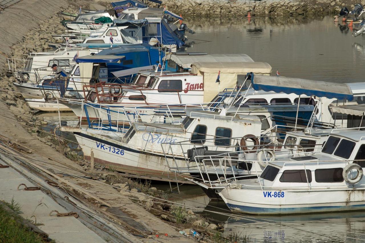 Vukovar: Građani uživaju u sunčanoj suboti