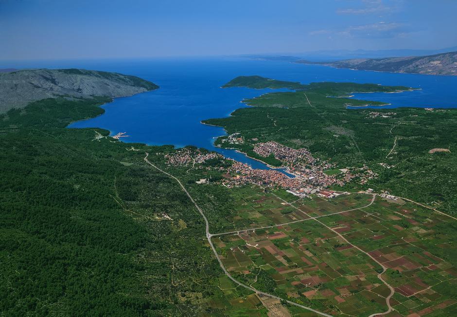 Starogradsko polje