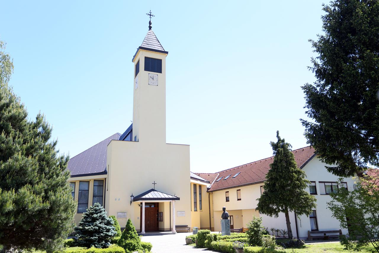 Crkva sv. Antuna Padovanskog u Lasinji