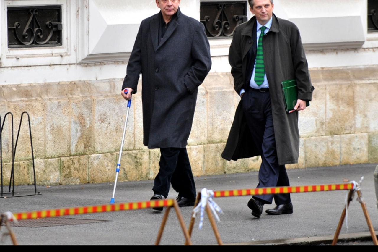 '03.01.2012., Zagreb - Bivsi premijer Ivo Sanader u pratnji odvjetnika Goran Suica dosao je na Zupanijski sud pregledati spise u slucaju Fimi media.  Photo: Marko Lukunic/PIXSELL'
