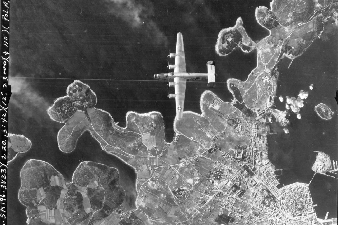 storyeditor/2026-07-27/Pula_20__2__1945_.jpg