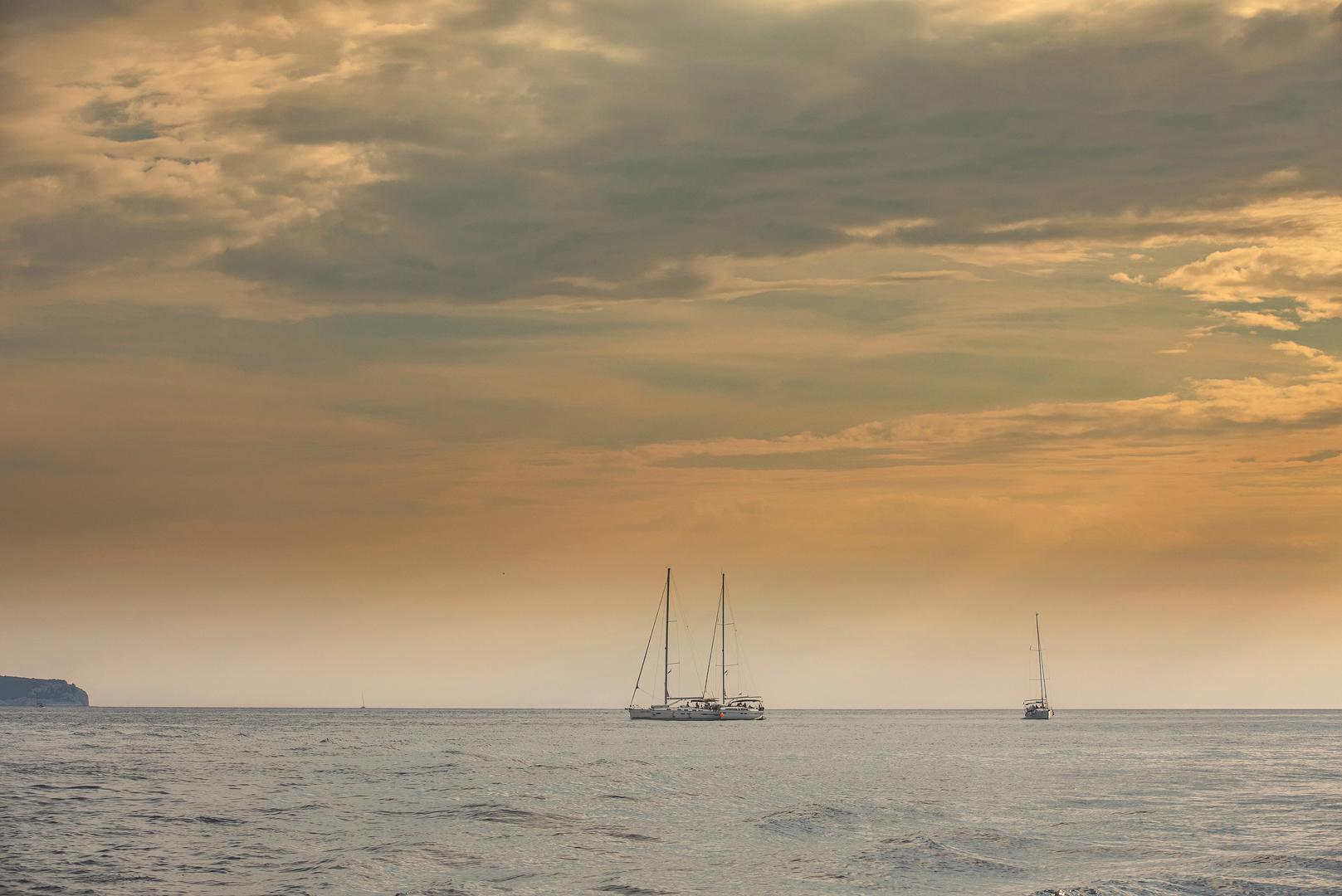 25.07.2021., Komiza, Otok Vis -  Komiza se nalazi na zapadnoj strani otoka Visa u dubokom Komiskom zaljevu. Photo:Davor Javorovic/PIXSELL