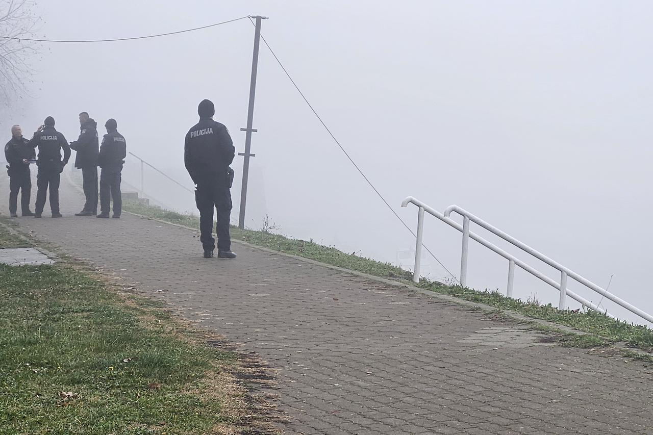 U Savi kod Slavonskog Broda  prevrnuo se čamac s ljudima, najmanje jedna osoba poginula