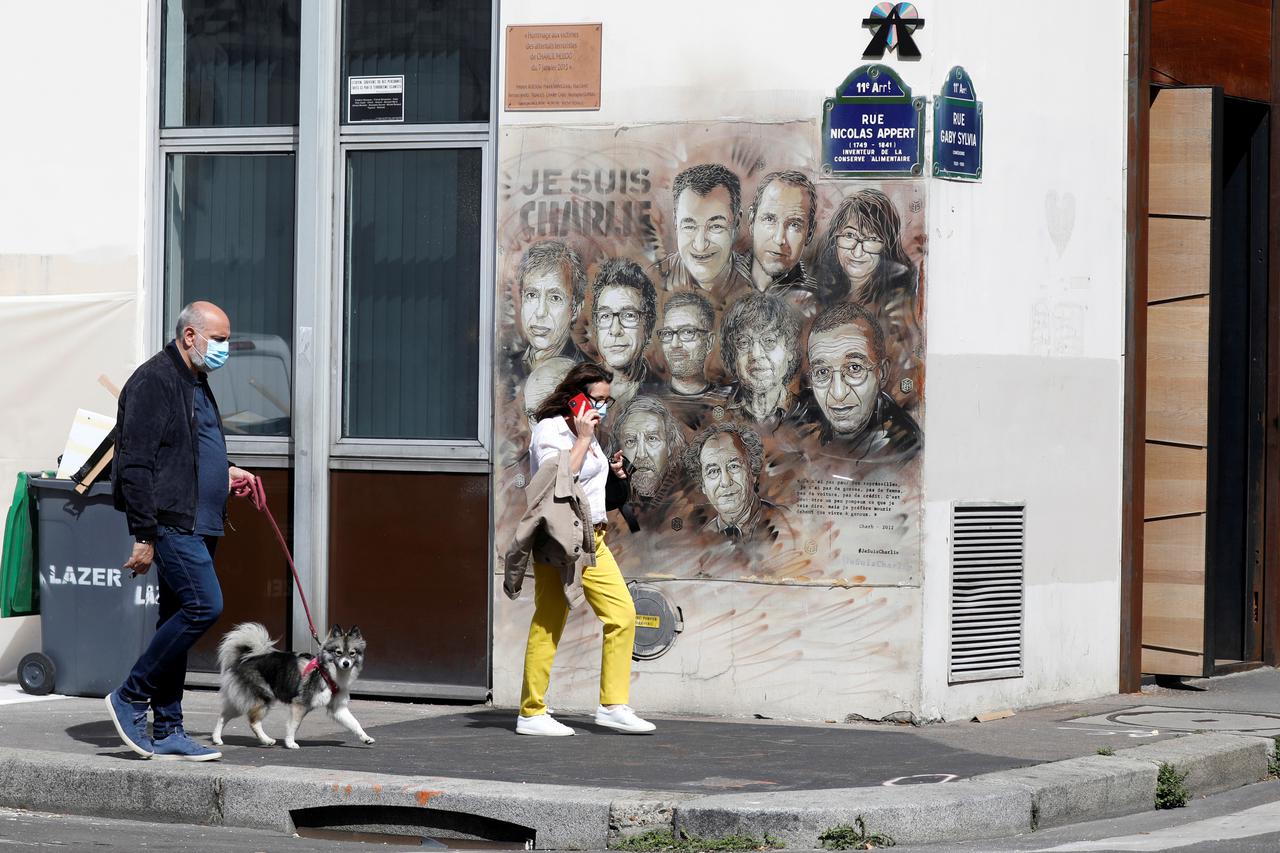 Artwork on facade near Charlie hebdo's former offices
