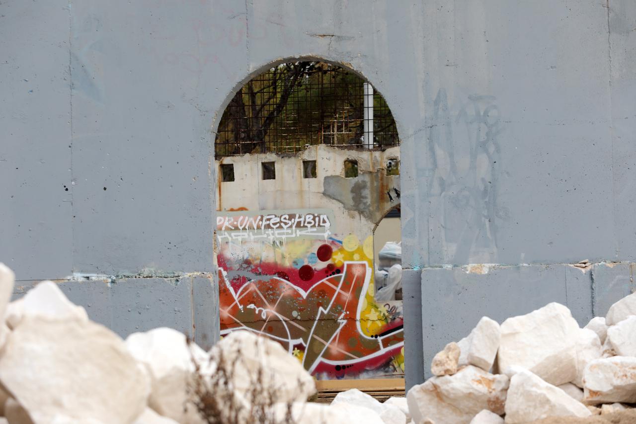 Ilegalna gradnja na otoku Murteru