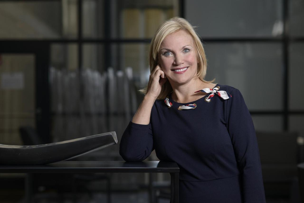 Profesorica Nichol Gutgold