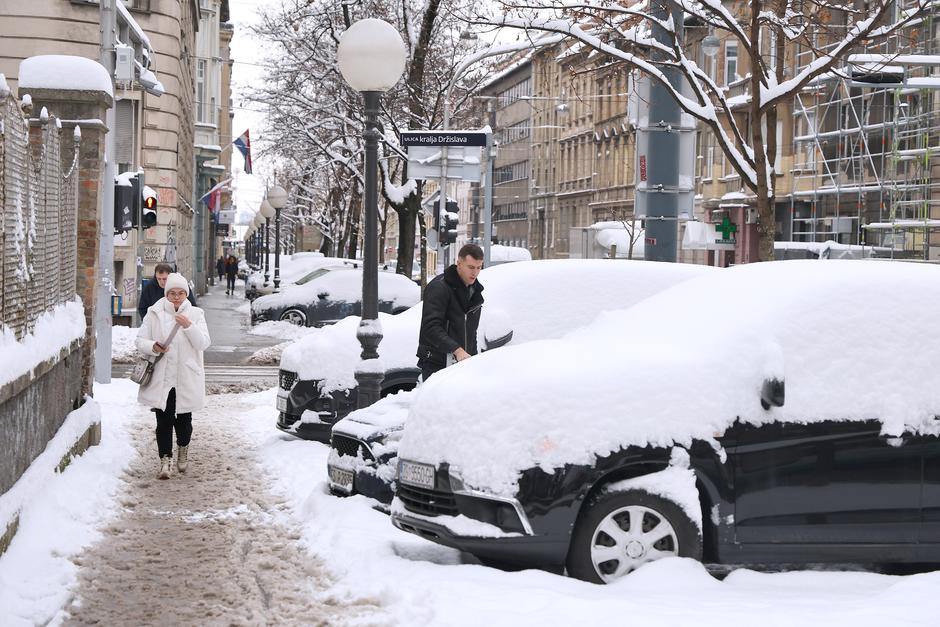 Zagreb: Pločnik uz Traumu nije očišćen