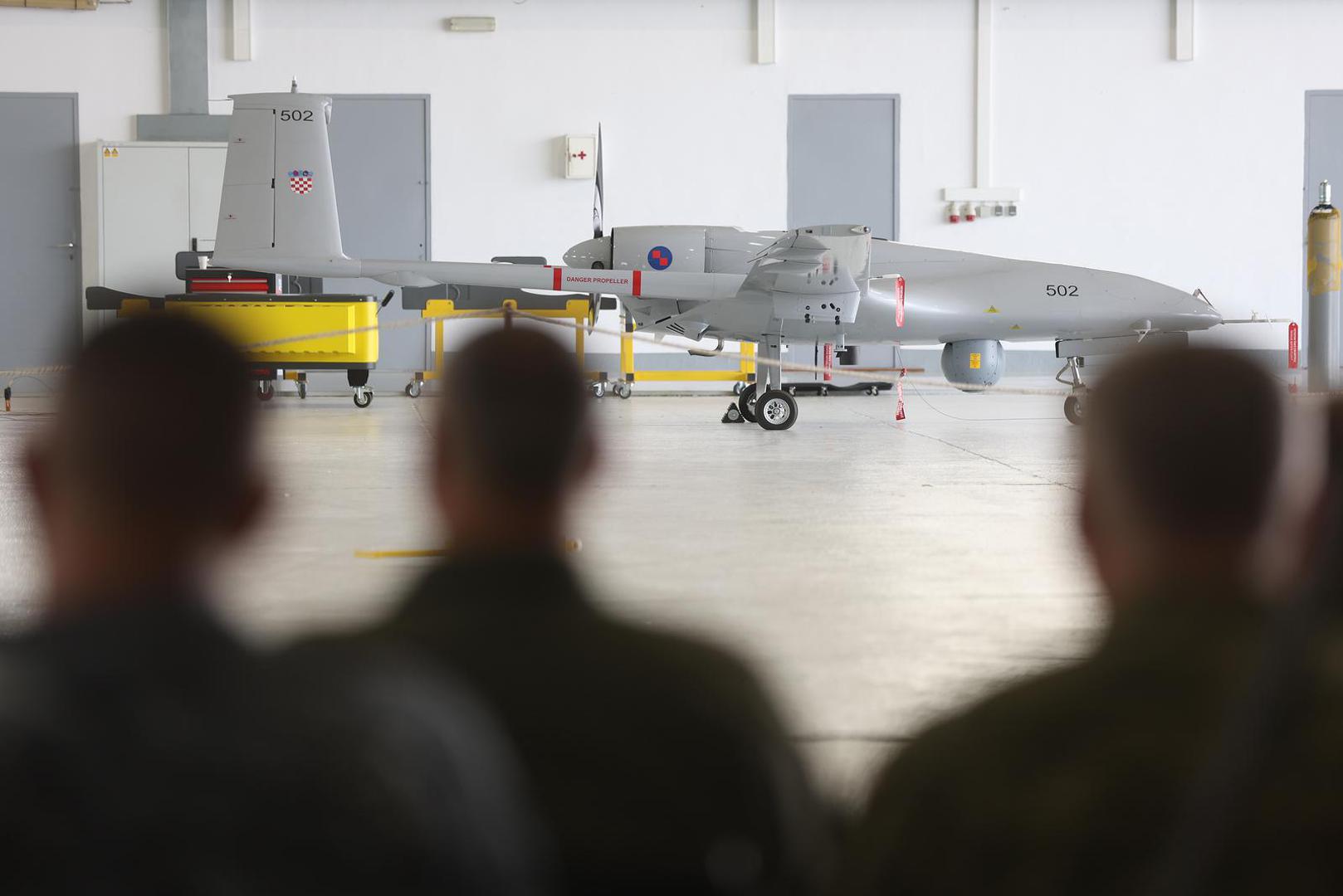 02.09.2025., Zagreb - Potpredsjednik Vlade Republike Hrvatske i ministar obrane Ivan Anušic i načelnik Glavnog stozera Oruzanih snaga RH general-pukovnik Tihomir Kundid prisustvovali su predstavljanju besposadnog zrakoplovnog sustava Bayraktar TB2.  Photo: Slavko Midzor/PIXSELL