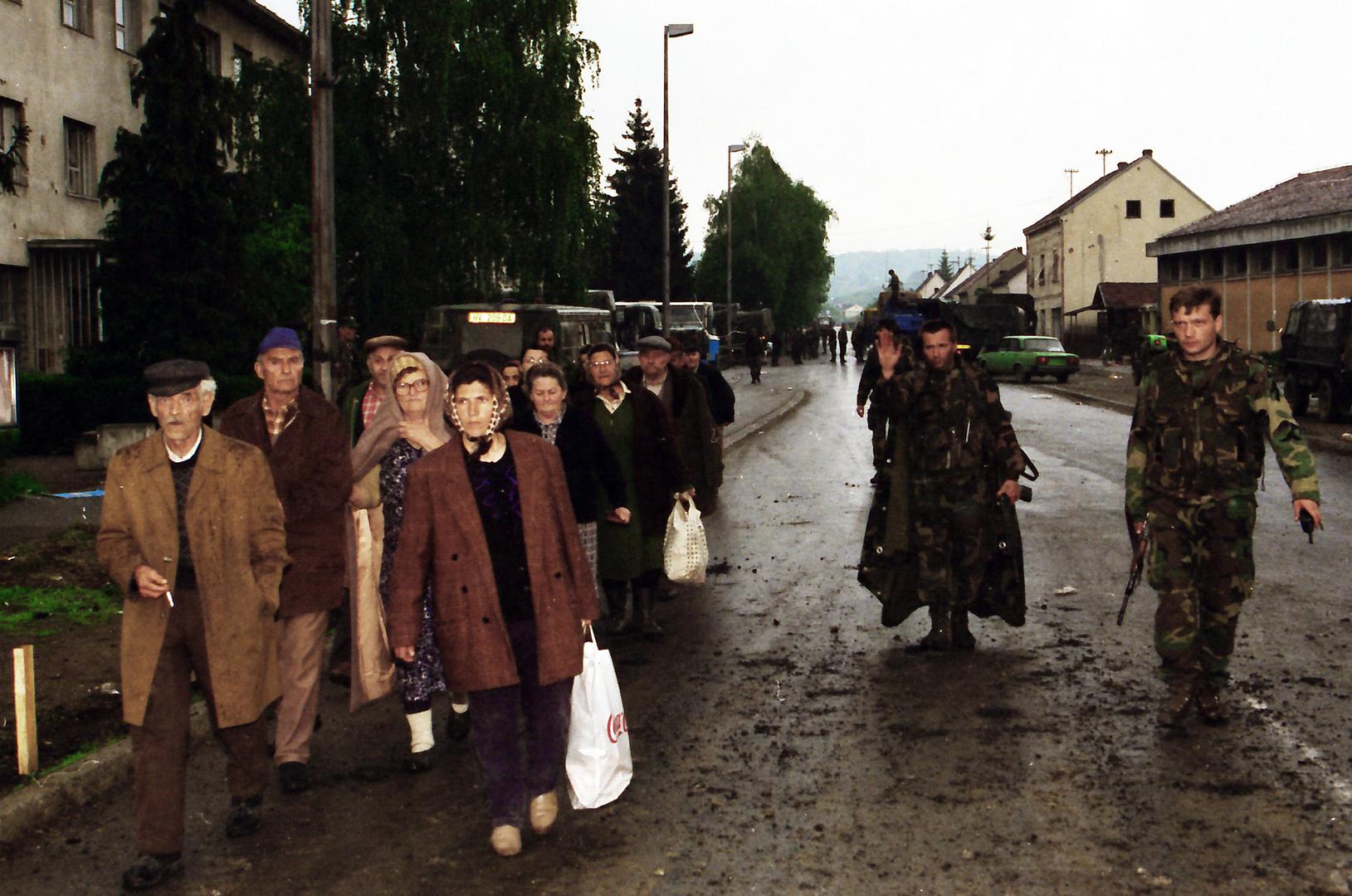 02.05.1995., Okucani - Vojno redarstvena akcija Bljesak kojom je Hrvatska vojska krenula u oslobadjanje okupiranih dijelova zapadne Slavonije. Hrvatska vojska usla je u Okucane i okupila srpsko civilno stanovnistvo.rPhoto: Davor Visnjic/PIXSELL