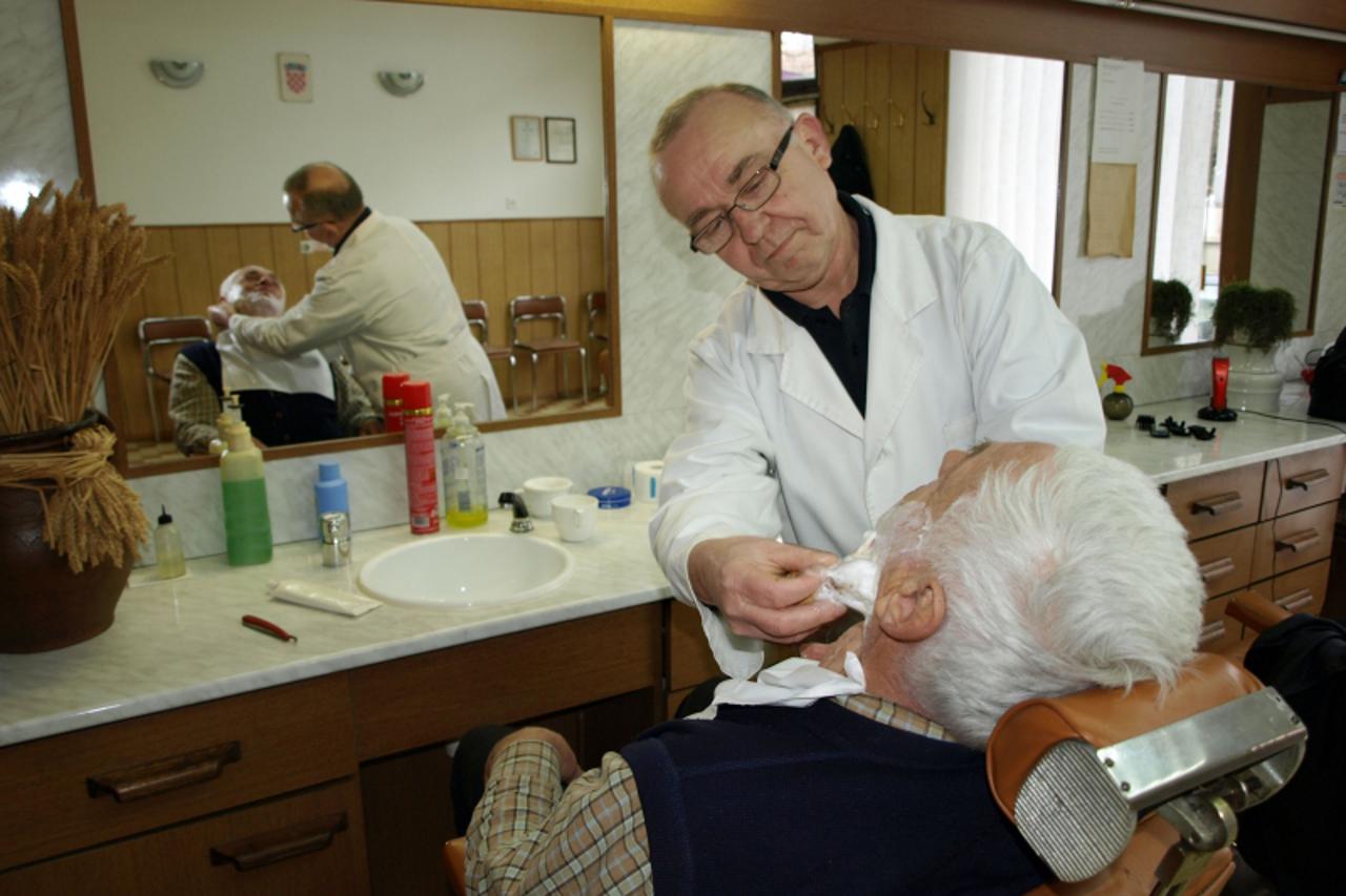 \'Podravina-bilogora, 14.1.2011. Daruvar Dok je nekada brijao i cetiri brade dnevno, danas ih je jedva toliko mjesecno Michael Palijan / VLM\'