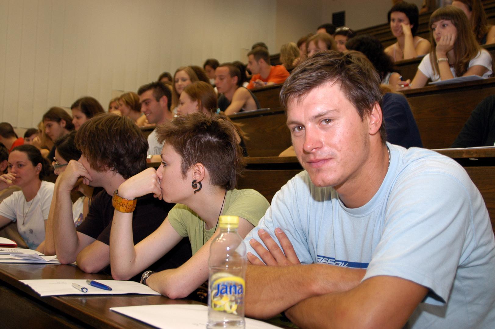 Vrhunski sportaši svoj su život posvetili napornim treninzima pa često nemaju vremena za školu. No, postoje i drugačiji primjeri, sportaši koji su završili fakultete. Donosimo neke od hrvatskih sportaša s diplomom.