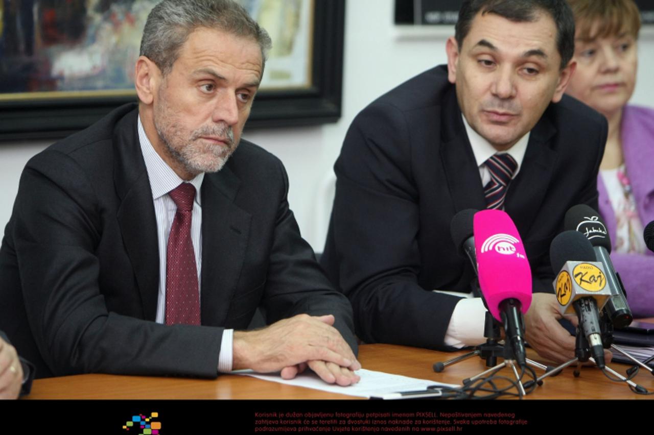 '30.11.2012.,Zagreb - Galerija Sunce, konferencija za novinare ustanove URIHO, predstavljanje projekta izgradnje sportske dvorane za osobe s invaliditetom na Kajzerici. Ivica Lovric, Jadranka Blagus, 