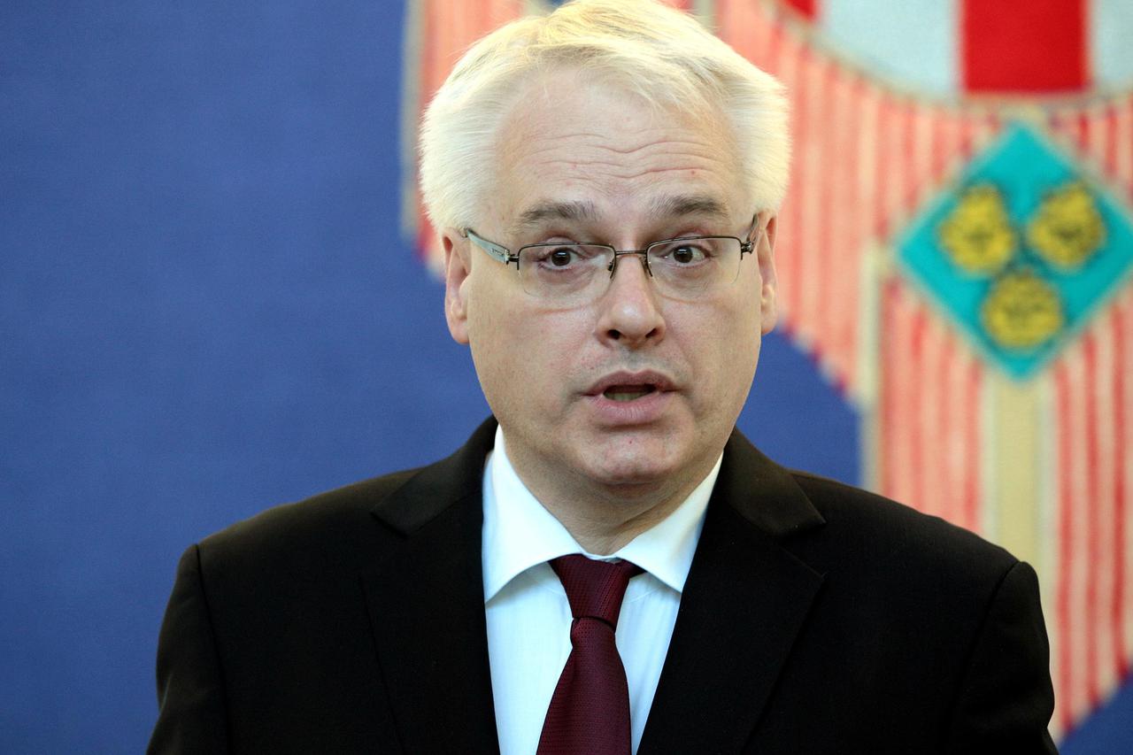 Ustavne promjene Josipović