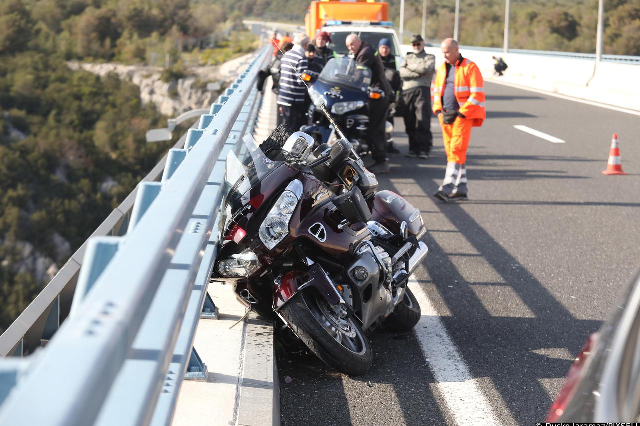 Motor se srušio na autocesti iznad Skradina
