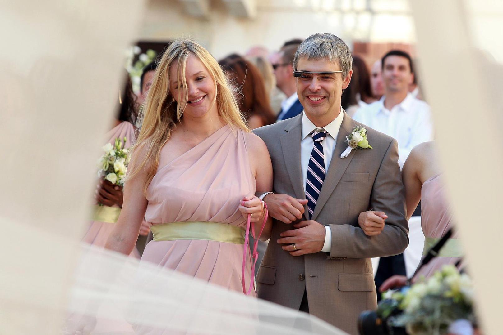 Drugi na listi je Lawrence Edward Page, američki informatičar i poduzetnik. Zajedno sa Sergeyom Brinom osnivač je kompanije Google. Page je bio generalni direktor Googlea od 1997. do 2001. i ponovo od 2011. do 2015. Od 2015. do 2019., bio je CEO Alphabet Inc.-a, sestrinske kompanije Googlea. Teži 258 milijardi.