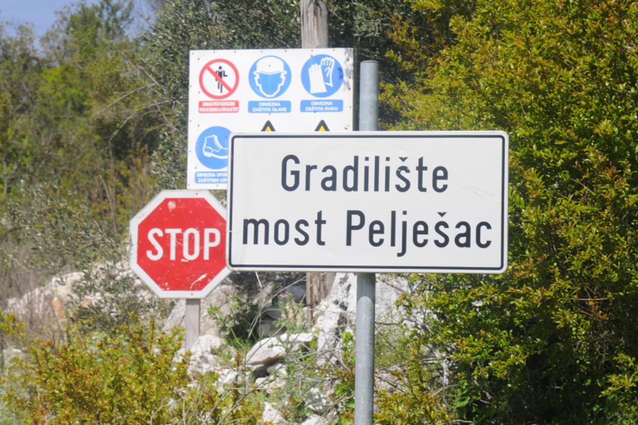 'ned...neum/brijesta peljesac...26.04.2012...most kopno peljesac, obilazak zatvorenih gradilista mosta kopno-peljesac, na kopnu gradiliste je u blizini kleka, a na peljescu kod naselja brijesta, reakc