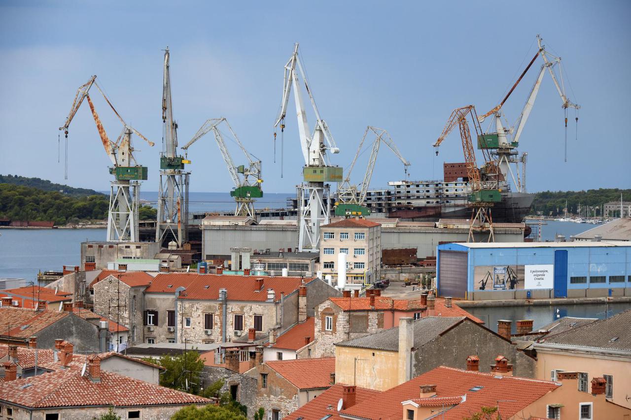 Brodogradilište Uljanik u Puli 