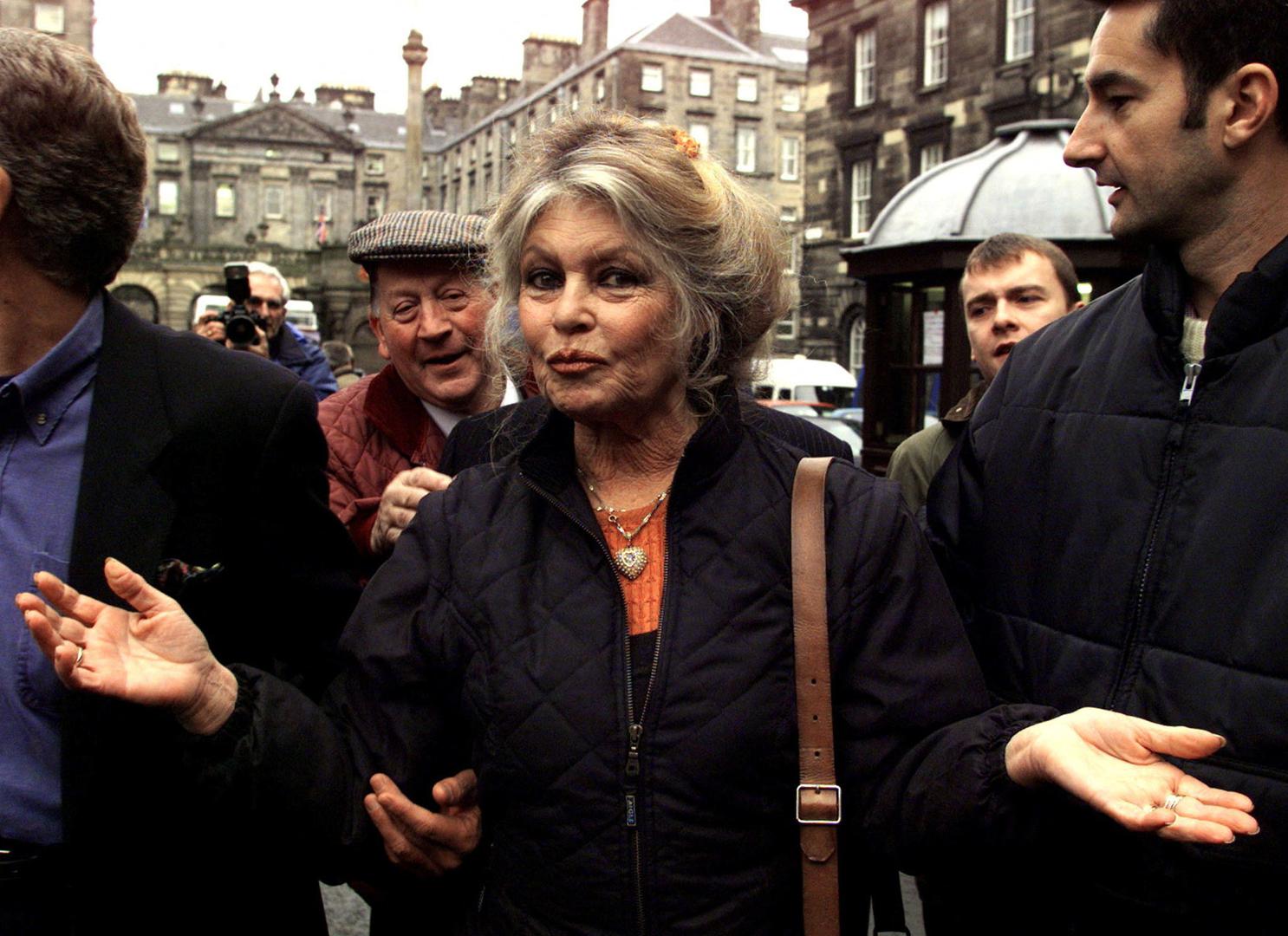 Cijelo je svoje bogatstvo donirala s ciljem spašavanja životinja od okrutnosti.