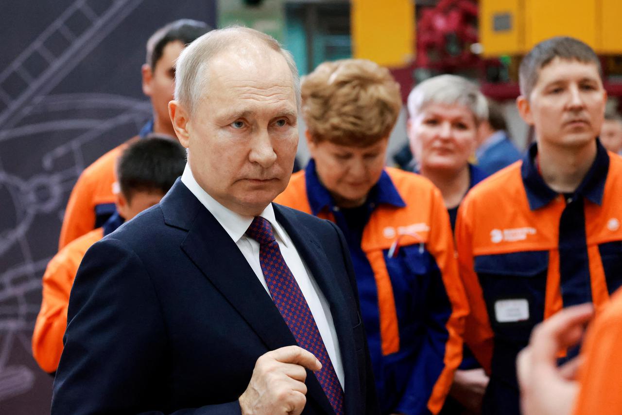 Russian President Vladimir Putin visits aviation plant in Ulan-Ude