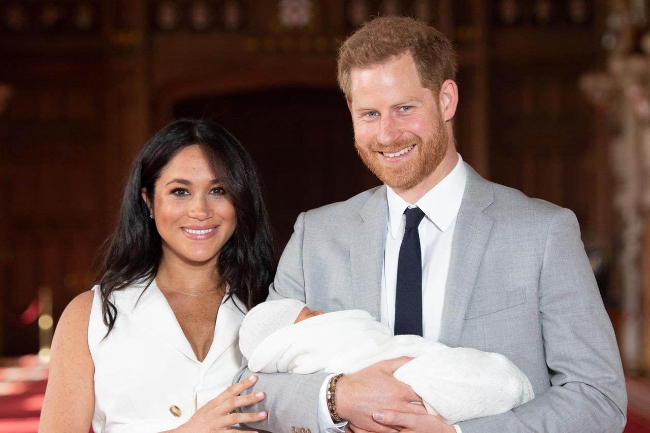 Meghan Markle i princ Harry postali roditelji djevoj?ice koju su nazvali Lilibet "Lili" Diana
