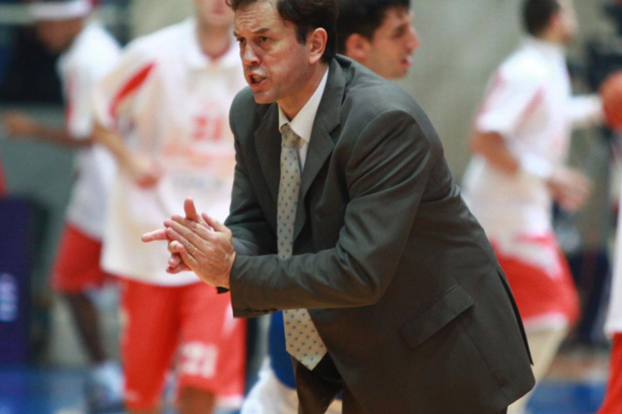 'bih sport...16.01.2010...siroki brijeg...na pecari odigrano 16 kolo regionalne nlb lige siroki eronet hemofarm vrsac...danijel jusup novi trener kosarkasa siroki eronet Photo: Tomislav Milicevic/Vece