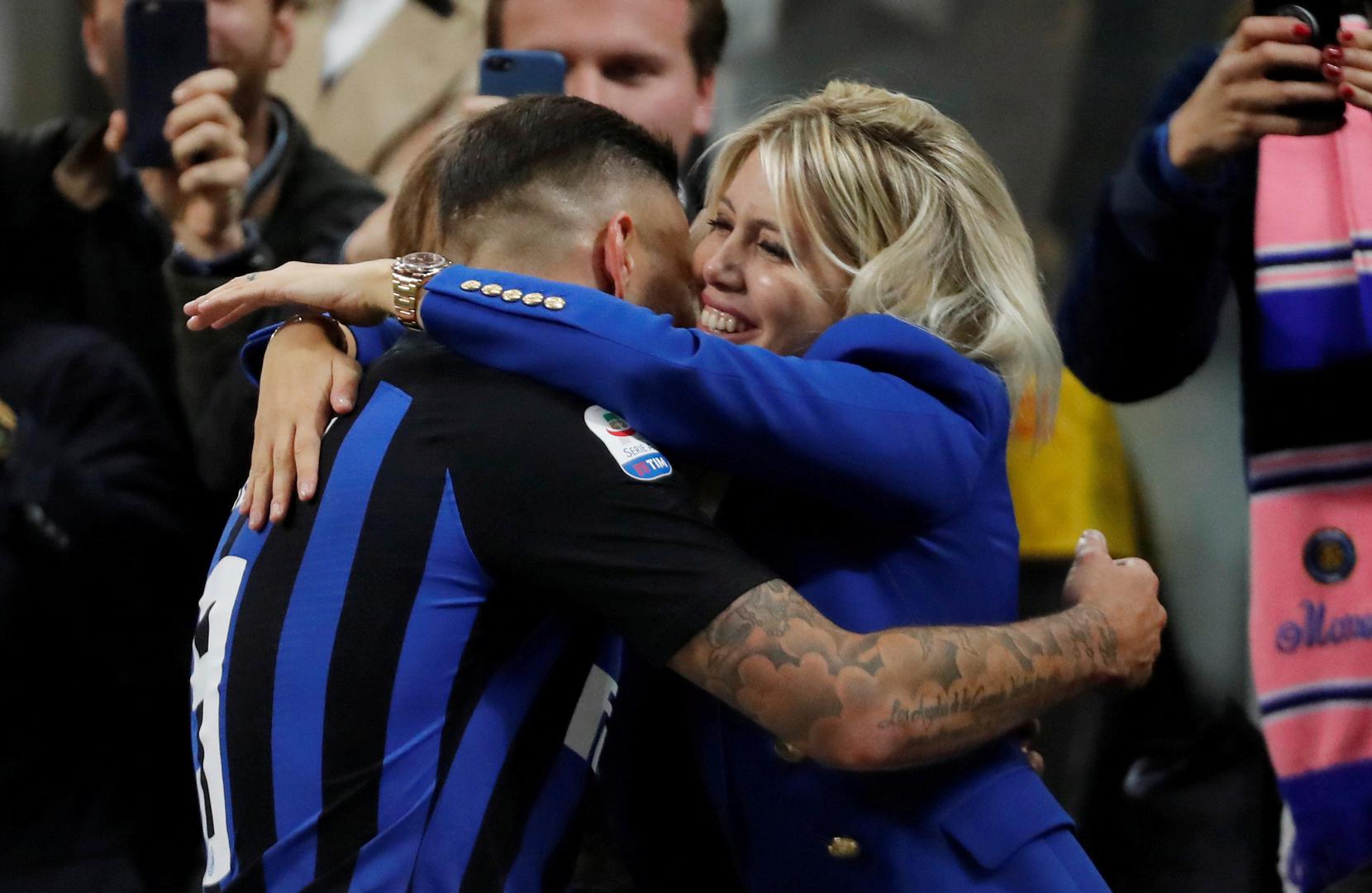Nastavlja se sukob između vodstva talijanskog velikana Intera i argentinskog nogometaša Maura Icardija (26), a sve je zakuhala njegova supruga i menadžerica Wanda Nara.

