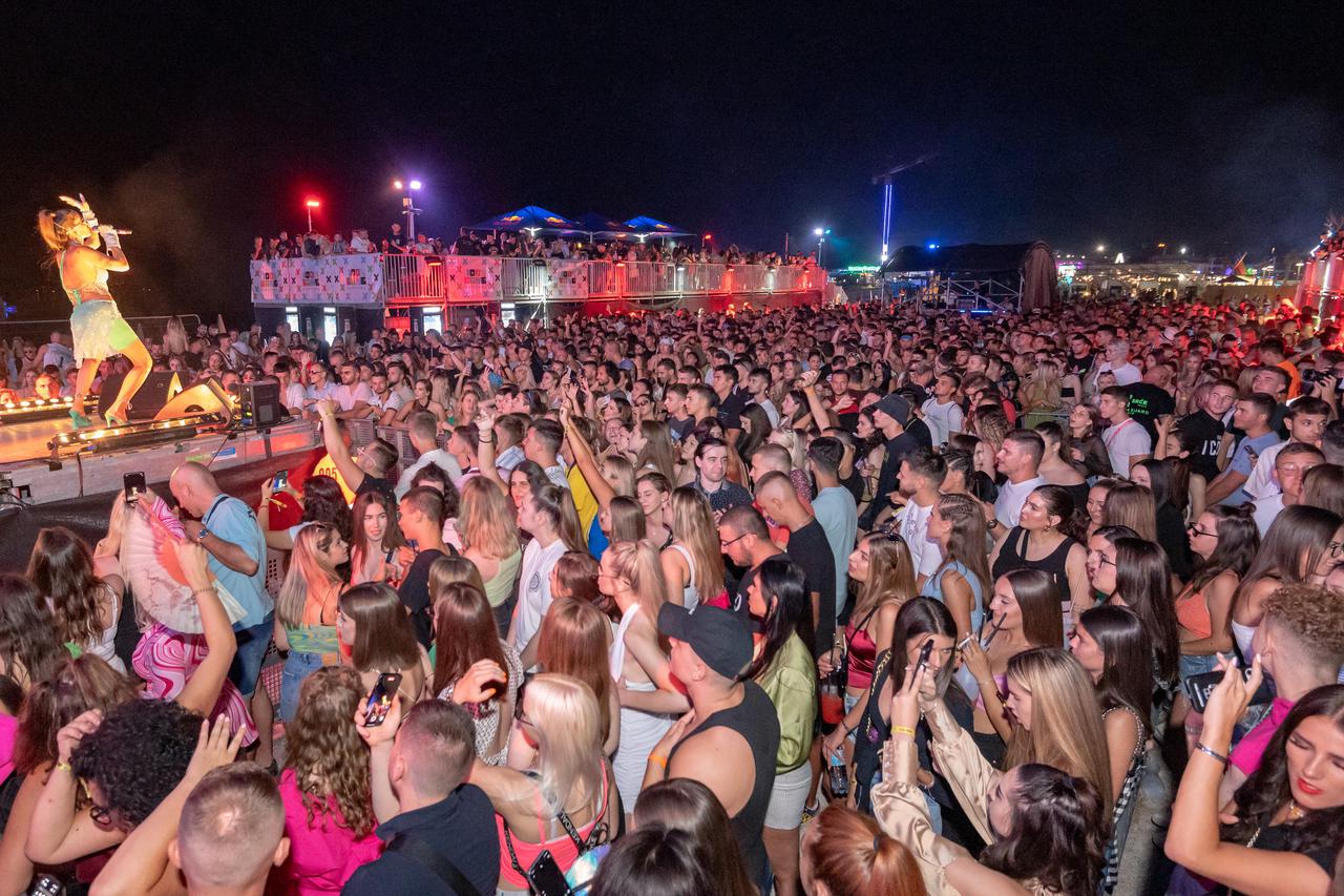 Na popularnoj plaži Zrće otvoren 100% Gang festival 