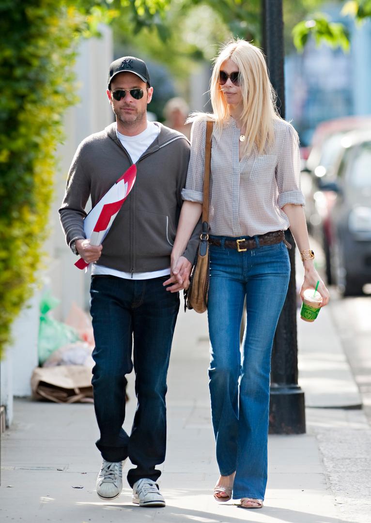 Dugo godina bila je u vezi s mađioničarem Davidom Copperfieldom, a od 2002. godine u braku je s producentom Matthewom Vaughnom s kojim ima troje djece Caspara, Clementine i Cosima. 