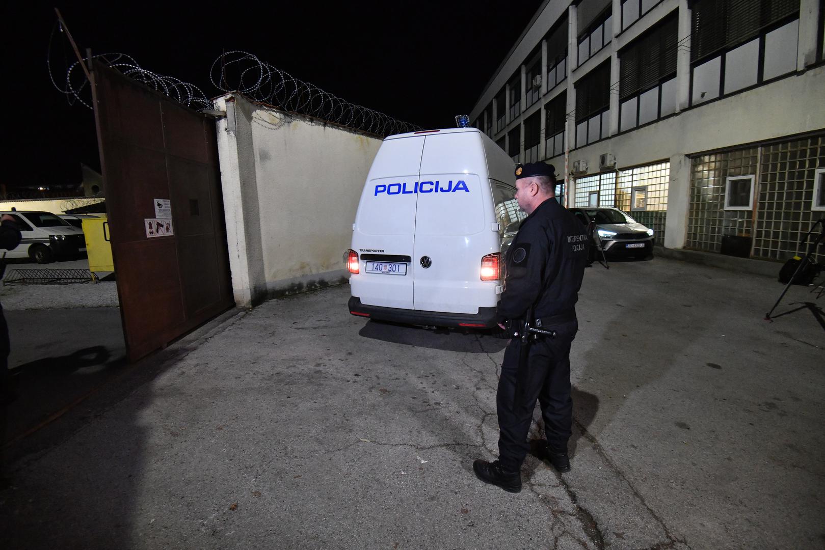 Mještani su potreseni te tvrde kao nisu poznavali obitelj jer nisu bili druželjubivi, a tvrde kako nisu znali da imaju više djece. 