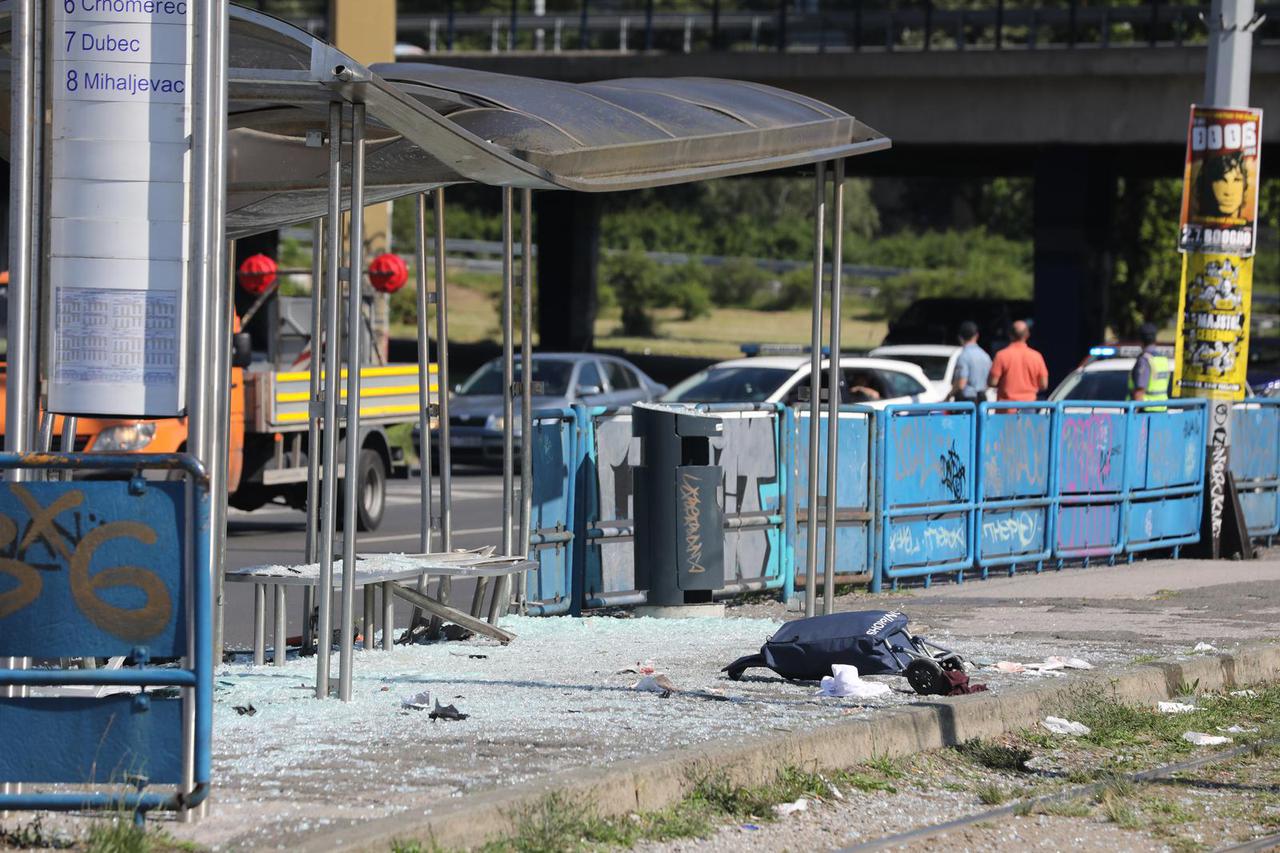 Zagreb: Autom pokupio tramvajsku stanicu i pješake, više ljudi ozlijeđeno 
