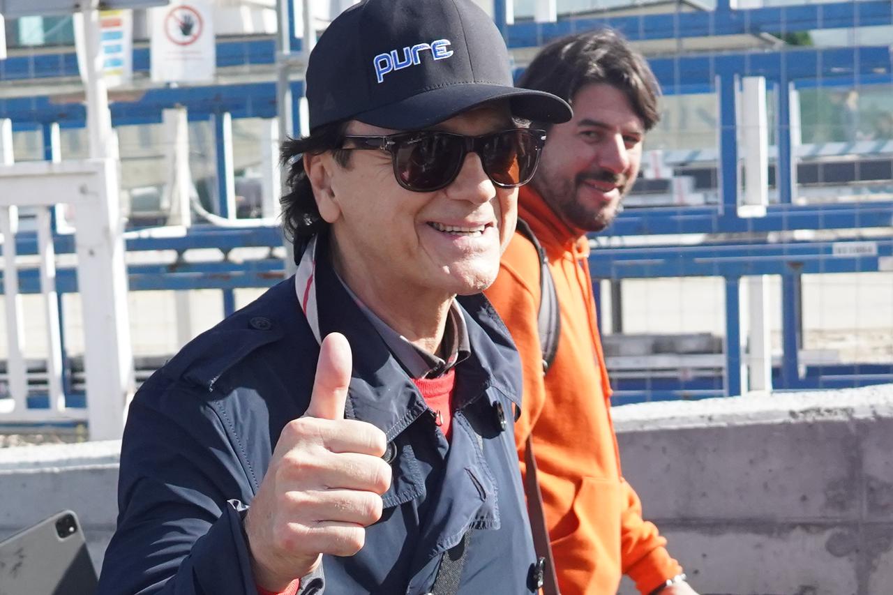 Beograd: Zdravko Čolić u zrakoplovnoj luci Nikola Tesla